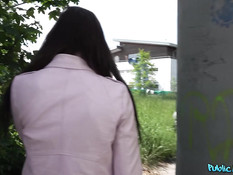 За деньги он снял сиськастую чешскую шалаву и отымел её в подворотне