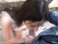 За деньги он снял сиськастую чешскую шалаву и отымел её в подворотне