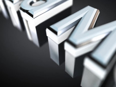 Знойная брюнеточка отпердолена во все дырки во время ганг банг оргии