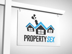 Молодая грудастая негритянка с тату ебётся с белым приятелем на полу