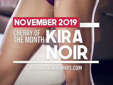 Страстная молодая мулатка в чёрном белье трахается с белым приятелем