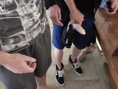 Худая татуированная девка надела страпон и отпердолила своего парня