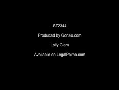 Грудастую блондинку с тату отодрали в анал во время ганг банг оргии