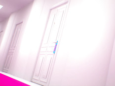 Двое мужиков отпердолили девушку в анал и забрызгали её лицо спермой