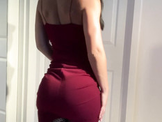 Сиськастая брюнетка танцует стриптиз и трахает себя фаллосом в анал