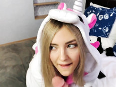 После ебли с парнем сисястая русская тёлочка получила сперму на лицо