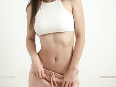 Бойфренд оттрахал сисястую подругу и забрызгал спермой плоский живот