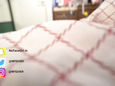 Великолепная сиськастая блондинка трахается с парнем в чёрном белье