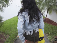 Мужик отымел сисястую латинскую брюнетку с тату и залил спермой рот