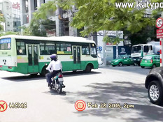 Турист отымел на кровати в волосатую киску рыжую вьетнамскую девушку