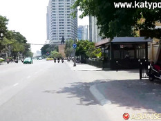 Турист отымел на кровати в волосатую киску рыжую вьетнамскую девушку