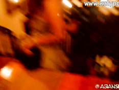 Секс турист отымел в номере грудастую тайскую шлюху и кончил в киску