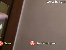 Белый секс турист отодрал азиатскую шлюху и кончил в смуглую письку