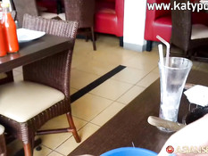 Белый секс турист отодрал азиатскую шлюху и кончил в смуглую письку