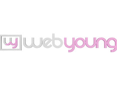 Рыжеволосая белая лесбиянка занимается любовью с грудастой мулаткой