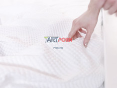 Милая русская шатенка разбудила парня с помощью минета и дала в киску