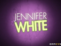 Тренер по йоге отпердолил грудастую брюнетку и заполнил спермой анус