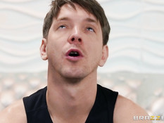 Тренер по йоге отпердолил грудастую брюнетку и заполнил спермой анус