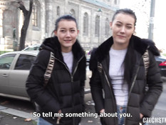 Пикапер оттрахал двух темноволосых близняшек с маленькими сиськами