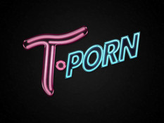 Тощий паренёк отымел в очко светловолосого транса в чёрных колготках