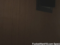 Две грудастые молодые красотки занимаются свинг сексом с приятелями