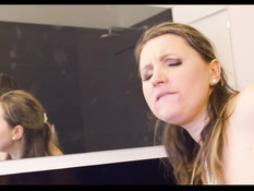 Молодой любовник отымел зрелую украинскую блондинку с большой грудью