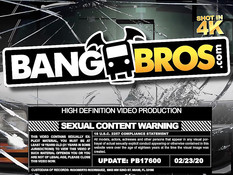 Лысый мужик отодрал на улице и обкончал сисястую темноволосую шалаву