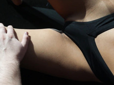 Блондинка с пирсингом отымела бойфренда и выдрочила сперму на бедро