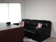 Голубоглазую блондинку с большой грудью и тату отымели во все дырки