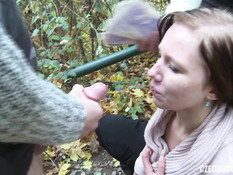 Две свинг пары пришли в лес и после минета занялись групповым сексом