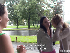 Молодая свинг пара сняла на улице двух девушек и развела их на секс