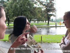 Молодая свинг пара сняла на улице двух девушек и развела их на секс