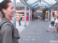 Две молодые пары свингеров занимались сексом в подвальном помещении