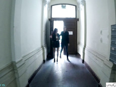 Страстный групповой секс на кровати двух красивых молодых свинг пар