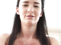 Юная русская брюнетка оттрахана в киску и анус и забрызгана спермой