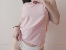 Оттрахал в киску сисястую девку и забрызгал спермой её бритый лобок