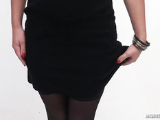 Возбудившийся во время фотосессии фотограф отодрал блондинку в анус