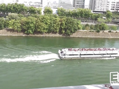 Двое голубых приятелей отпердолили и обкончали лысого гея на балконе