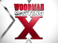 Сисястая брюнетка с тату на всём теле отпердолена на порно кастинге