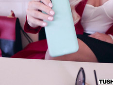 Анальный лесби секс красивой молодой блондинки с тату и юной шатенки