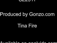 Четверо мужиков отодрали в анус молодую пышногрудую мулатку с тату