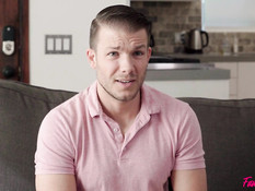 Рыжая девка и сисястая светловолосая тётка ебутся с парнем и мужиком