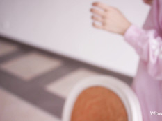 Сисястая русская милашка сосёт у официанта, а затем ебётся с парнем