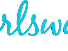 Медсестра занимается лесби сексом с преподавательницей в её кабинете