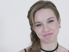 Лысый негритос отпердолил молодую русскую блондиночку в киску и анус