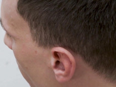 Светловолосая украинская девка ебётся с парнем на лестничной площадке