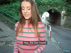 Пикапер оттрахал возле железной дороги сисястую украинскую блондинку