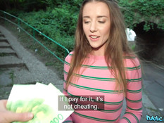 Пикапер оттрахал возле железной дороги сисястую украинскую блондинку