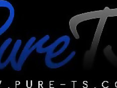 Строгий лысый мужик оттрахал в очко грудастого татуированного транса