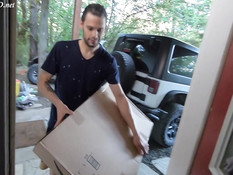 Парень отпердолил на полу в анал грудастую беременную соседку с тату